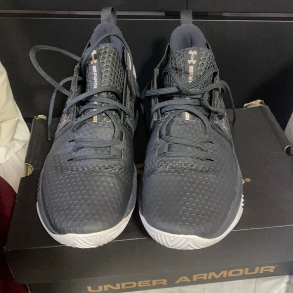 under armor running sneakers